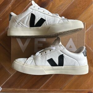 Veja Sneakers